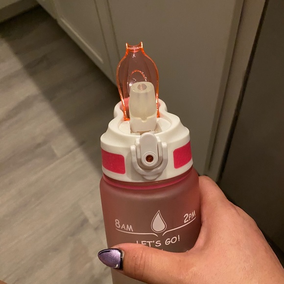 Water bottle - Picture 2 of 3